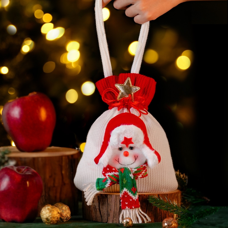 Bolsa de dulces navideñas Muñeca tejida de dibujos animados que lleva