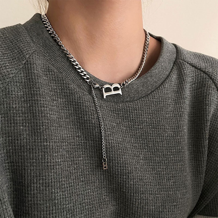 Ladies Alphabet Versatile Titanium Steel Necklace Twist Chain, Specification:XL1400
Ladies Alphabet Versatile Titanium Steel Necklace Twist Chain, Specification:XL1400