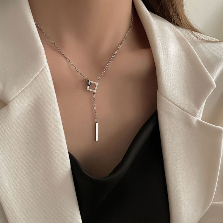 Ladies Alphabet Versatile Titanium Steel Necklace Twist Chain, Specification:XL1570
Ladies Alphabet Versatile Titanium Steel Necklace Twist Chain, Specification:XL1570