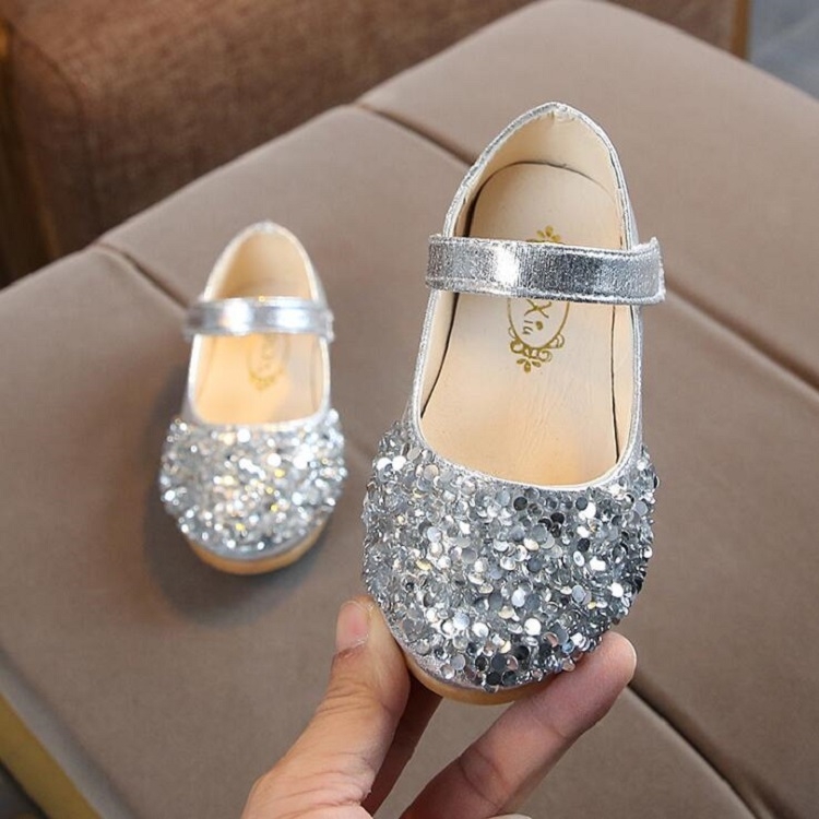 Girls silver clearance shoes size 4