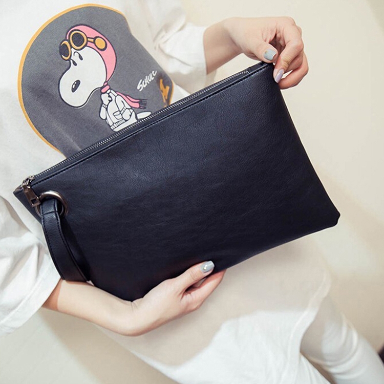 Simple black clutch discount bag