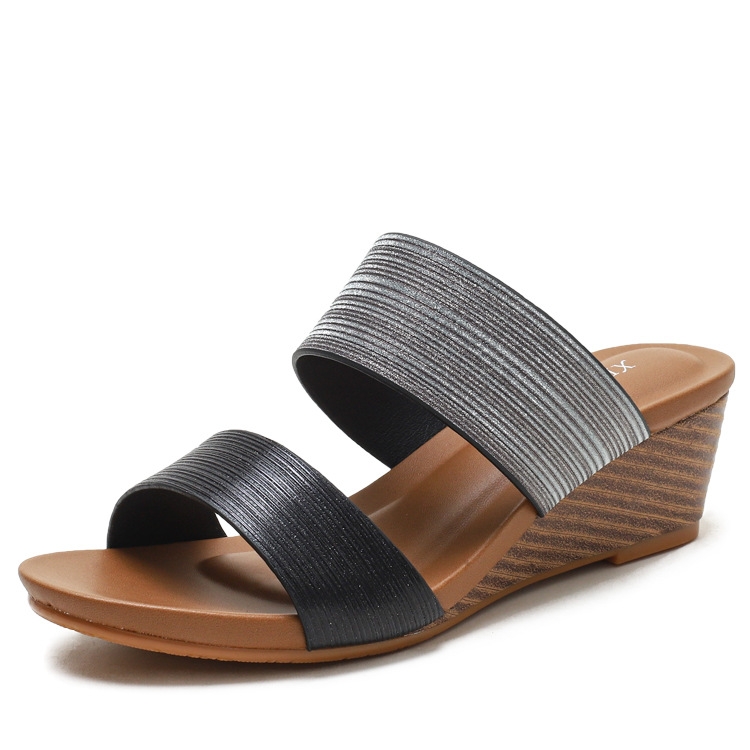 Party Wear Plain Ladies Flat Leather Sandals, Size: 35-42