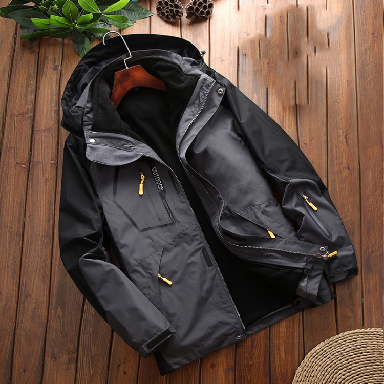 Jacket with inner outlet lining