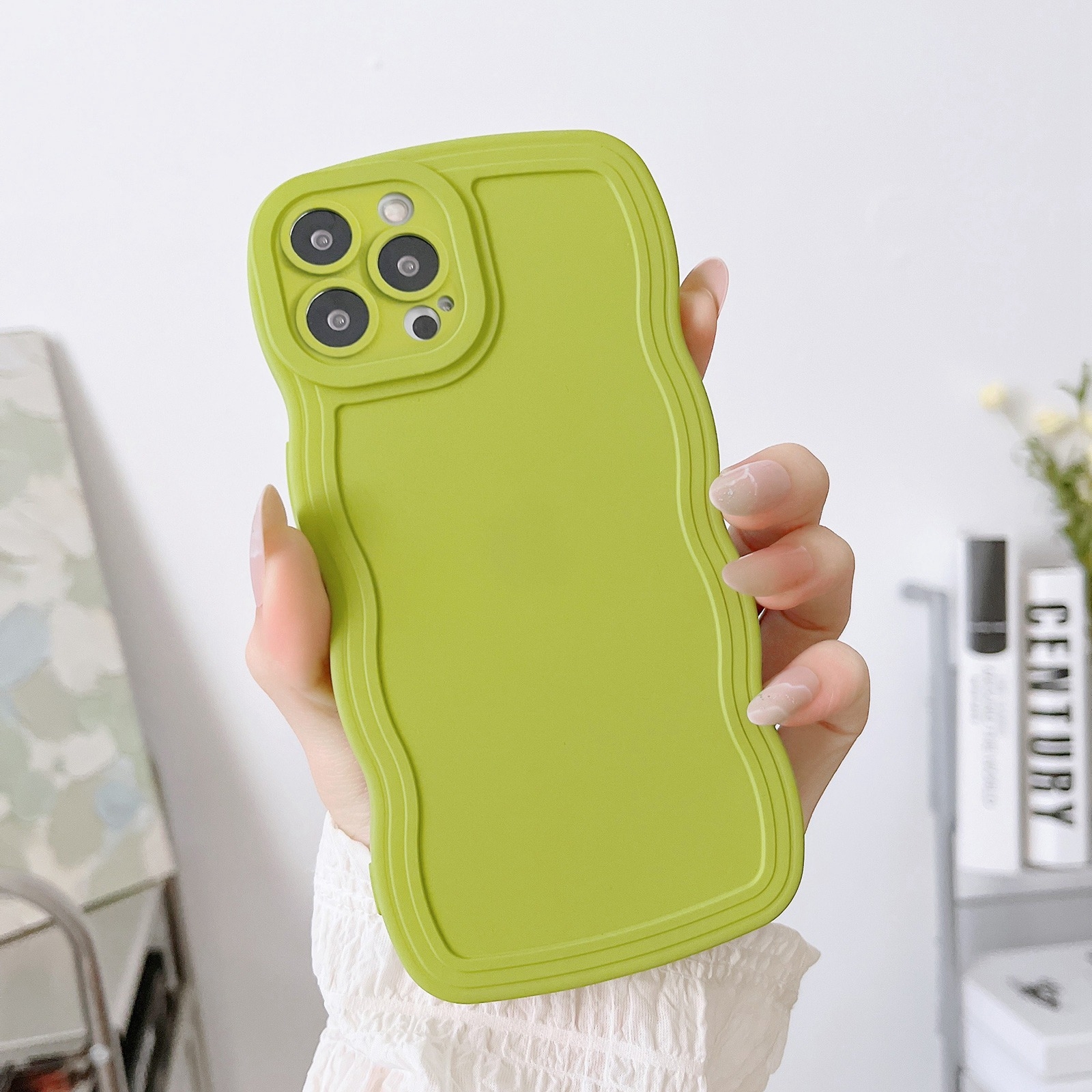 For iPhone 15 Pro Wave Edge Silicone Phone Case(Green) - Shopkiz.com