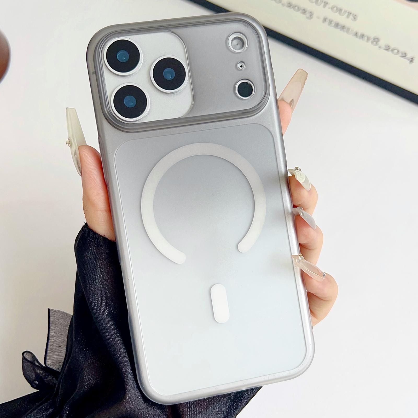 For iPhone 17 Pro Ice Mist Gradient Magnetic PC Phone Case(Gradient Black) - Shopkiz.com