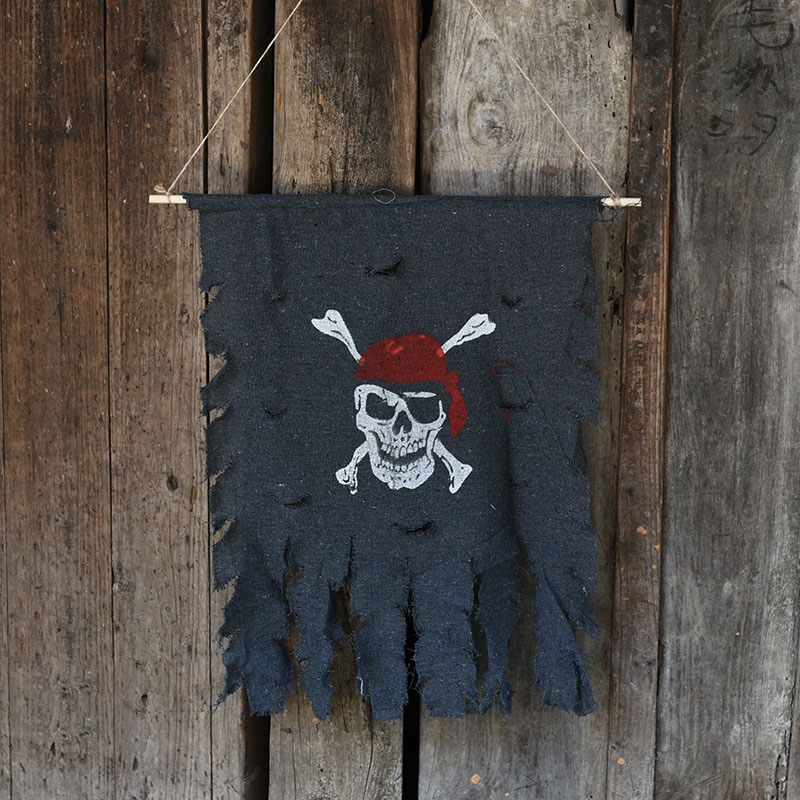 Halloween Decoration Jolly Roger Skull Banner Pirate Flag Party Supplies, Small Size: 47 x 51cm - Shopkiz.com