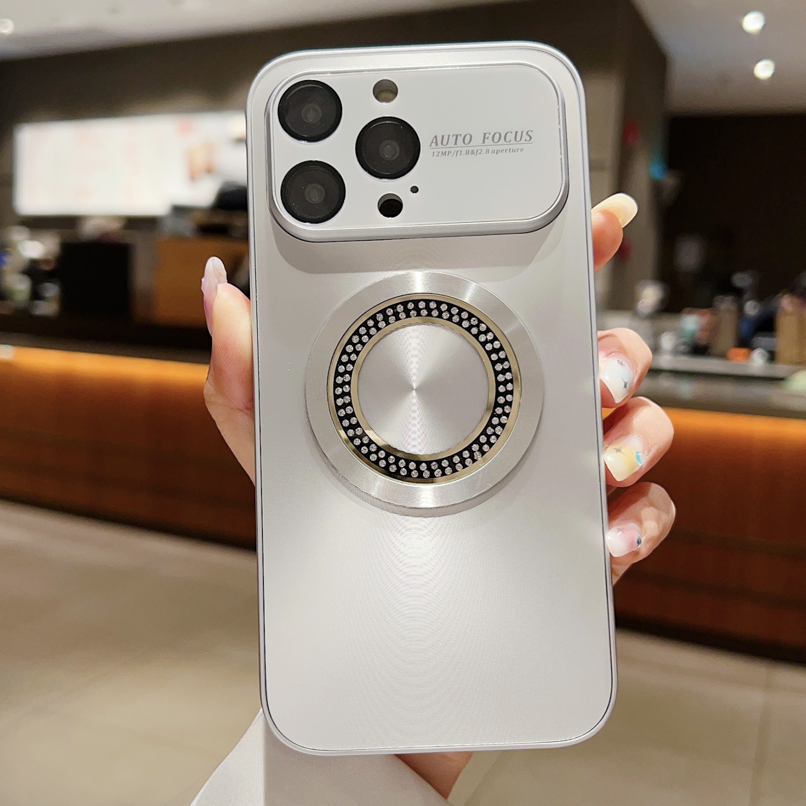 For iPhone 15 Pro Large Window Diamond Magnifier Magnetic Phone Case(Silver) - Shopkiz.com