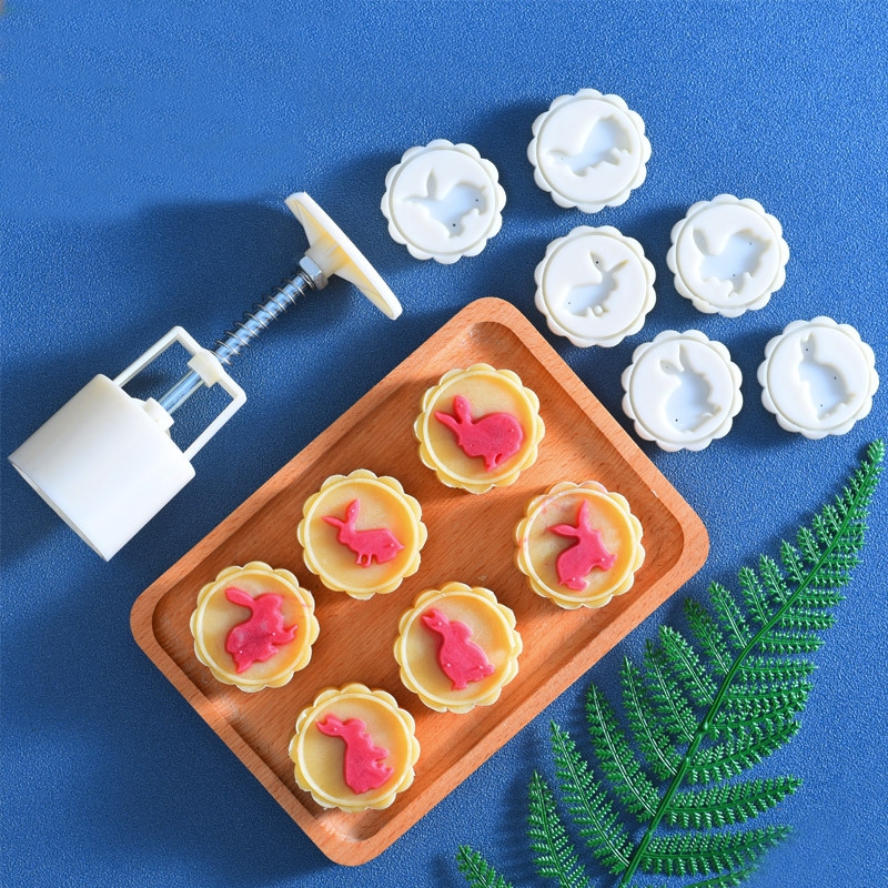 2 PCS Moon Festival Round Hand-Pressed Pastry Mold Baking Tools, Model: 26 - Shopkiz.com