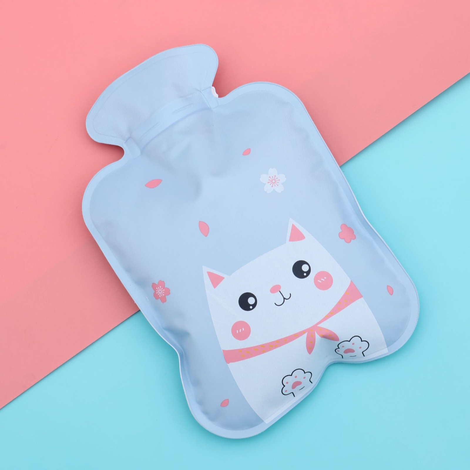 Small 17x11cm Cartoon Water Filled Hot Water Bag Mini High Density PVC Winter Warm Water Bag, Style and Color Random Delivery - Shopkiz.com