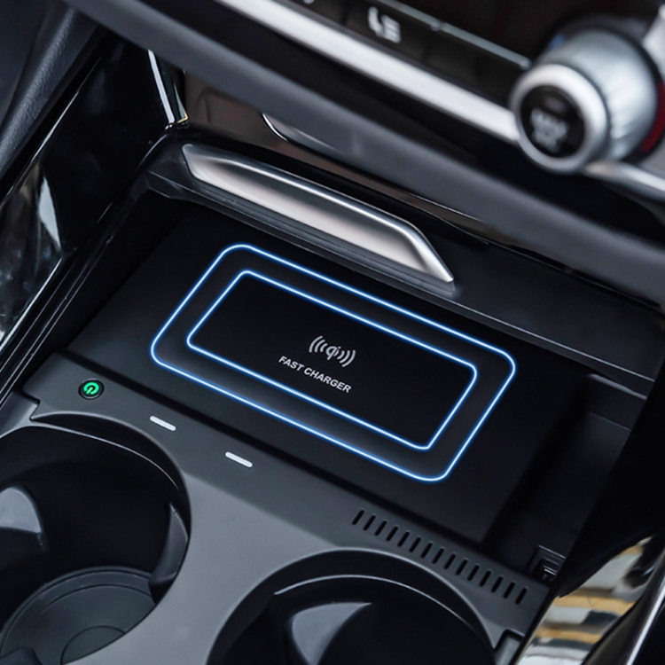 HFC-1016 Car Qi Standard Wireless Charger 10W Quick Charging for BMW M5 2018-2021, Left and Right Driving HFC-1016 Car Qi Standard Wireless Charger 10W Quick Charging for BMW M5 2018-2021, Left and Right Driving