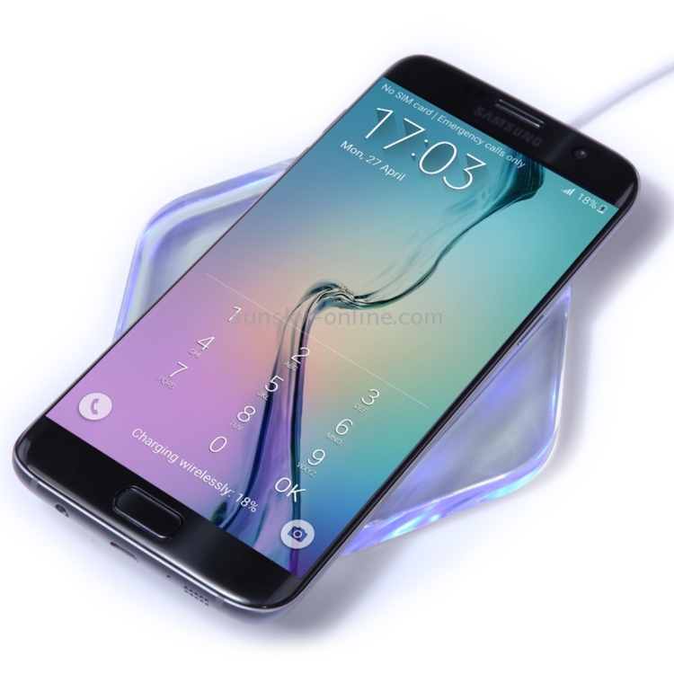 NILLKIN Magic Cube QI Standard Smart Recognition 5W Hexagonal Wireless Charger with Blue Indicator NILLKIN Magic Cube QI Standard Smart Recognition 5W Hexagonal Wireless Charger with Blue Indicator