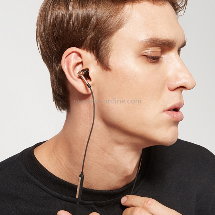 Original Xiaomi 1MORE Three Drivers (Single Moving Coil + Dual Moving Iron) Smart Wired Control In-Ear Earphone Ear Cup Original Xiaomi 1MORE Three Drivers (Single Moving Coil + Dual Moving Iron) Smart Wired Control In-Ear Earphone Ear Cup