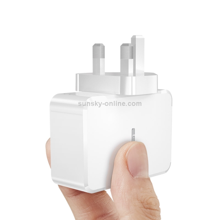 ESR USB-PD + Dual USB Ports Travel Fast Charger, UK Plug(White) ESR USB-PD + Dual USB Ports Travel Fast Charger, UK Plug(White)