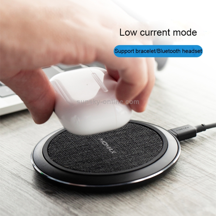 MOMAX 15W Qi Standard Fast Charging Wireless Charger(White) MOMAX 15W Qi Standard Fast Charging Wireless Charger(White)
