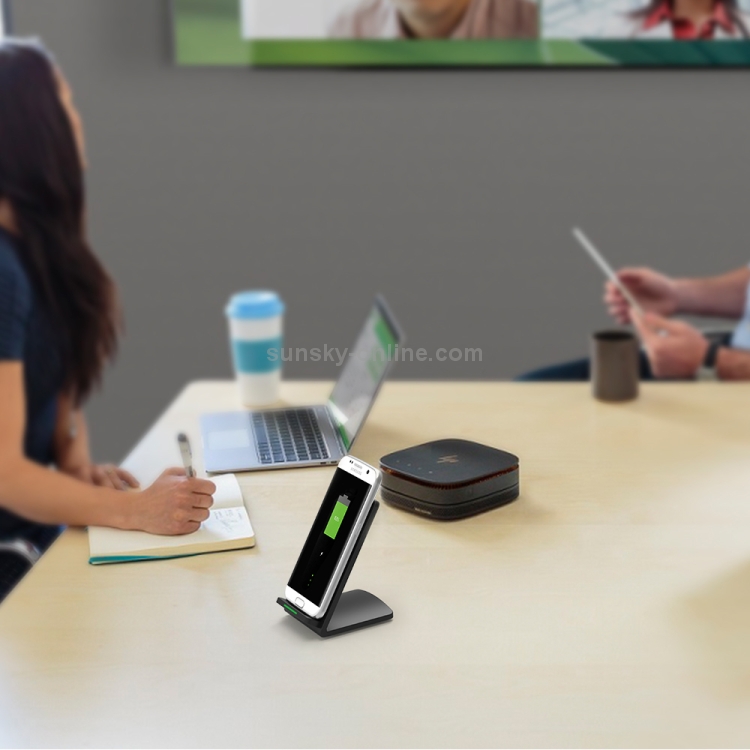 M520 10W (Max) Output 2-Coil Vertical Holder Fast Charging QI Wireless Charger Stand with Indicator M520 10W (Max) Output 2-Coil Vertical Holder Fast Charging QI Wireless Charger Stand with Indicator