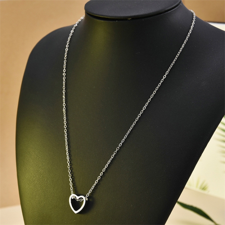Collar de moda Diseño de corazón Collar simple hueco (oro) - B1