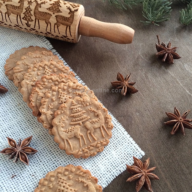 Elk Wooden Rolling Pin Embossing Baking Cookies Cake Dough Xmas Tree Roller 