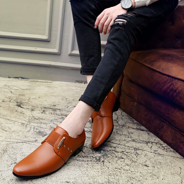 Zapatos puntiagudos fashion para hombre