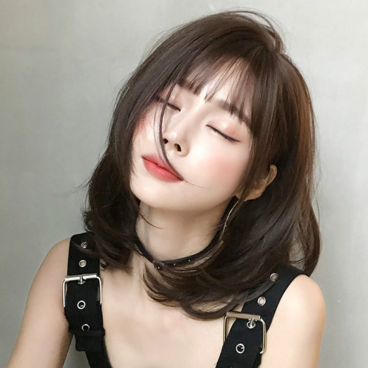 Female Short Hair With Bangs Wig Suitable For Round Face Shoulder Buckle  Hair, Color:Cold Brown 40CM