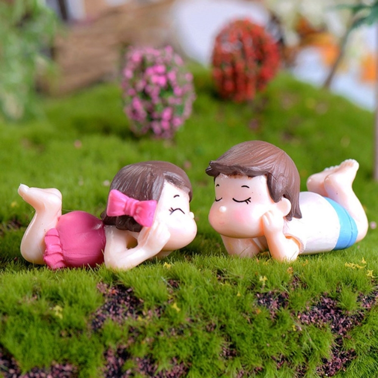 2 PCS Couple Cartoon Characters Dolls Micro Landscape Ornaments Bonsai  Decoration Random Color Delivery, Style:Hug Face Couple