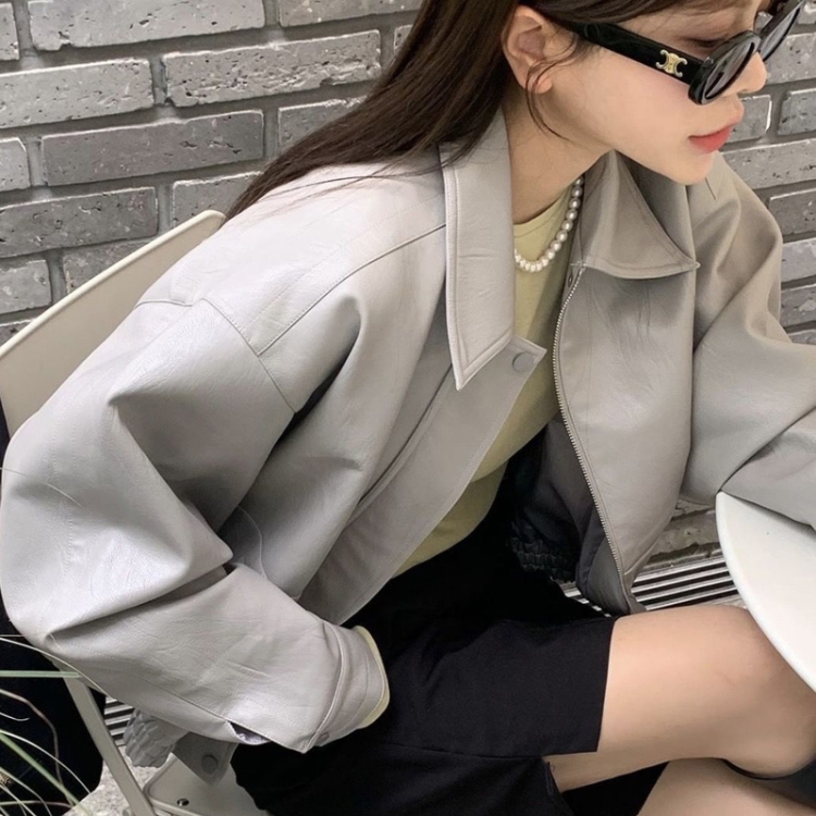 Women Pearl Necklace Niche Temperament Retro Stacking Locks Bone Chain  Simple Necklace(White)