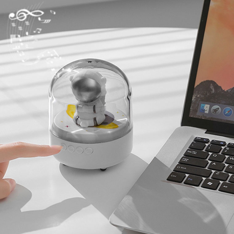 Astronaut FM Desktop Wireless Bluetooth Speaker Home Decoration Ornaments(Model 1) Astronaut FM Desktop Wireless Bluetooth Speaker Home Decoration Ornaments(Model 1)