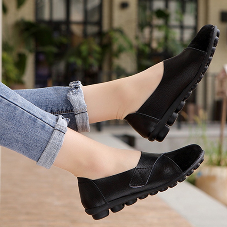 Women Leather Casual Loafers Anti-Slip Soft Sole Mom Shoes, Size: 43(Black)
