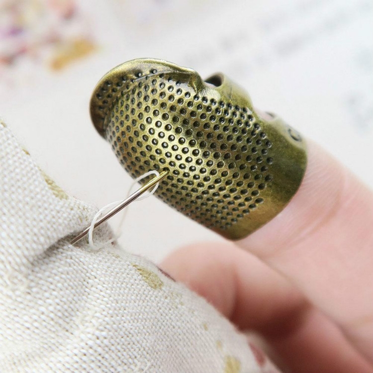 Ditale per cucito in metallo regolabile per uso domestico Protezioni per le  dita Strumenti per cucire Accessori (M)