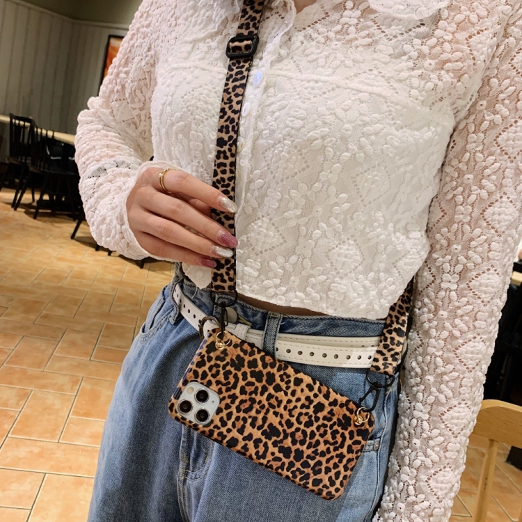 

Leopard Crossbody Shockproof TPU Phone Case with Lanyard For iPhone 13 Pro Max(Brown)