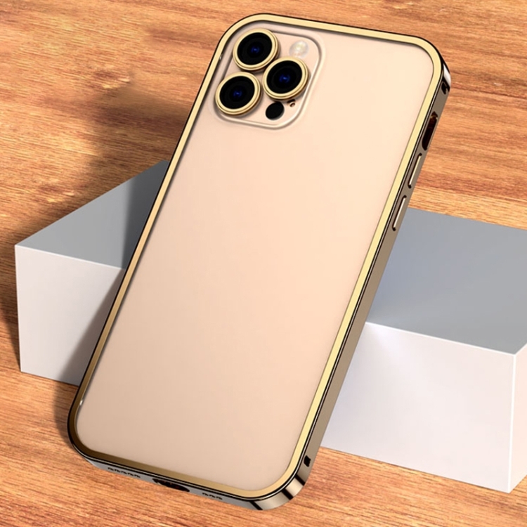 

Lens Protector Lock Buckle Phone Case For iPhone 14 Max(Gold)