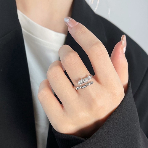 

Ladies Light Luxury Snake Shaped Diamond Open Ring, Specification:J2939