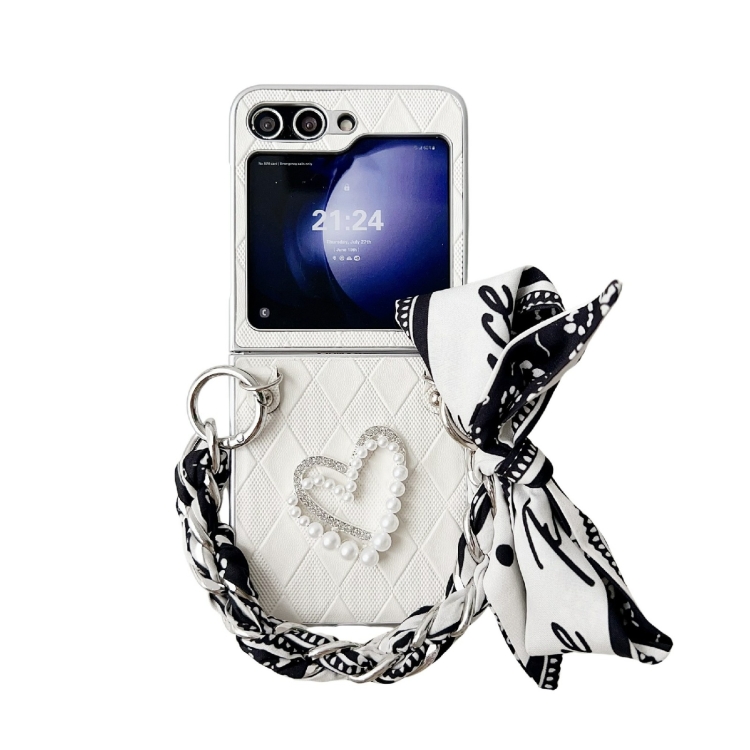 

For Samsung Galaxy Z Flip6 Diamond Square 3D Heart Pattern Full Coverage Phone Case with Scarf / Bracelet(White)
