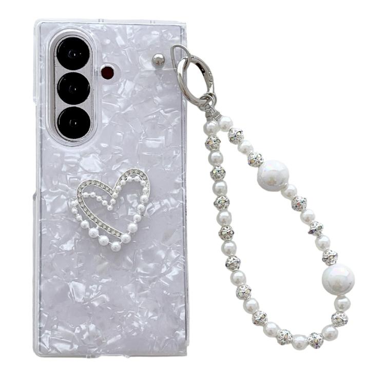 

For Samsung Galaxy Z Fold7 5G Pearlescent Shell Texture Heart Pattern Phone Case with Bracelet(White)