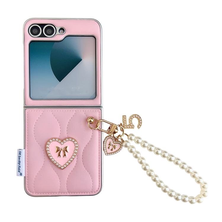 

For Samsung Galaxy Z Flip7 5G Puffer Jacket Texture 3D Heart Phone Case with Wrist Strap(Pink)