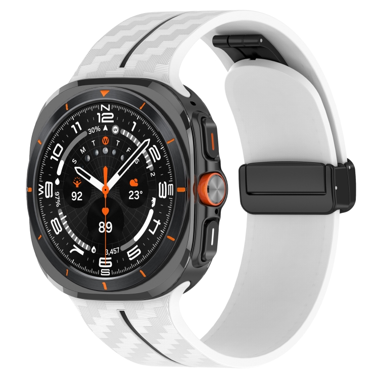 

For Samsung Galaxy Watch Ultra 47mm Carbon Fiber Magnetic Folding Buckle Silicone Watch Band(White Black)