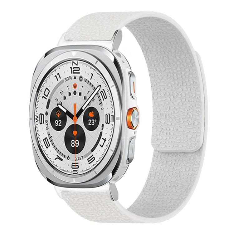 

For Samsung Galaxy Watch Ultra 47mm / Ultra 2025 Lychee Texture Soft Magnetic Silicone Watch Band(White)