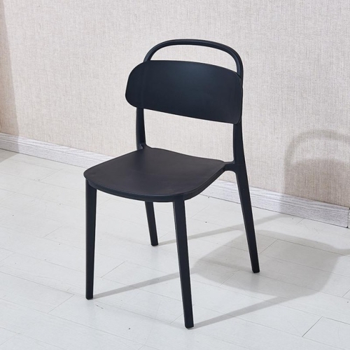 Simple on sale plastic chair