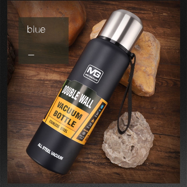 Outdoor Thermos Portable Large Capacity Insulated Cup, Capacity:750ml(Dark  blue)