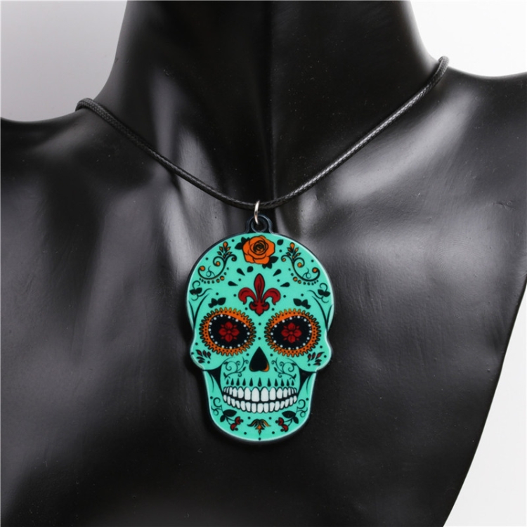 

4 PCS Halloween Skull Necklace Acrylic Personalized Pendant Jewelry(Green)