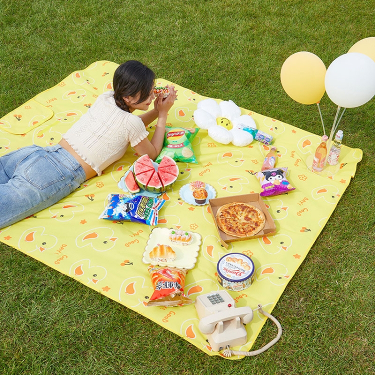 

Picnic Mat Spring Outing Waterproof Portable Mat Outdoor Thickened Picnic Cloth, Size: 150x100cm(Duckling)