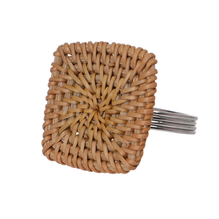

2 PCS Retro Handmade Rattan Weave Napkin Buckle Western Dining Table Napkin Ring 6658