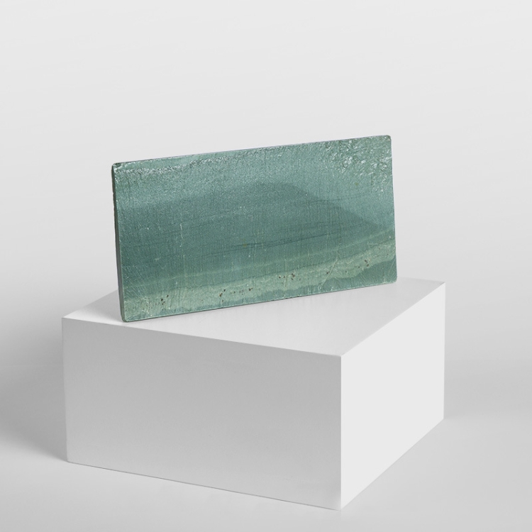 

Natural Raw Stone Ornaments Photography Props, Color: Green 10x20cm