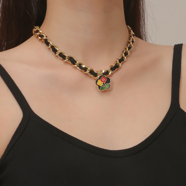 

N2209-8 Black Flower Cloth Ladies Metal Temperament Necklace Clavicle Chain