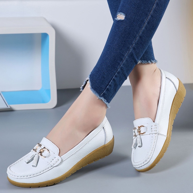 

Leather Anti-slip Flat Shoes Women Casual Shoes, Size: 37(White)
