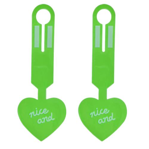 

2pcs PVC Fluorescent Love Luggage Tag Baggage Tag Boarding Pass Checked Suitcase Anti-Lost Luggage Label(Green)