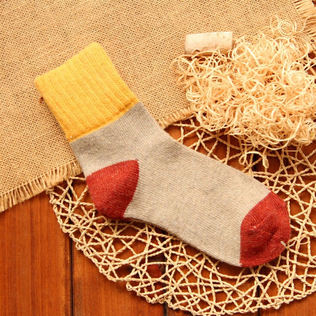 

5 Pairs Women Winter Vintage Rabbit Wool Socks Thicken Warm Female Fashion Patchwork Retro thermal Cotton Socks, Size:Free Size(yellow socks)