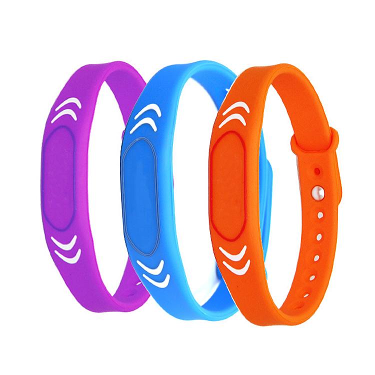 

CD06 IC Chip NFC Waterproof Silicone RFID Dual-color Wristbands
