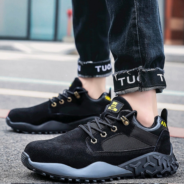 

Jiefu Light And Breathable Steel Head Anti Smashing, Anti Piercing, Anti Slip And Waterproof Safety Shoes (Color:Black Low Top Size:42)