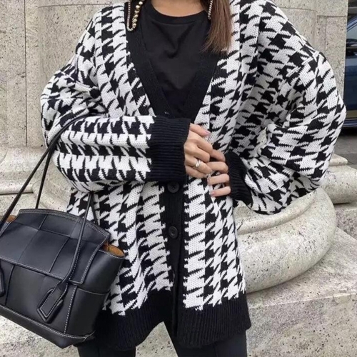 

Loose V-neck Long-sleeved Knitted Cardigan Coat (Color:Black Size:S)