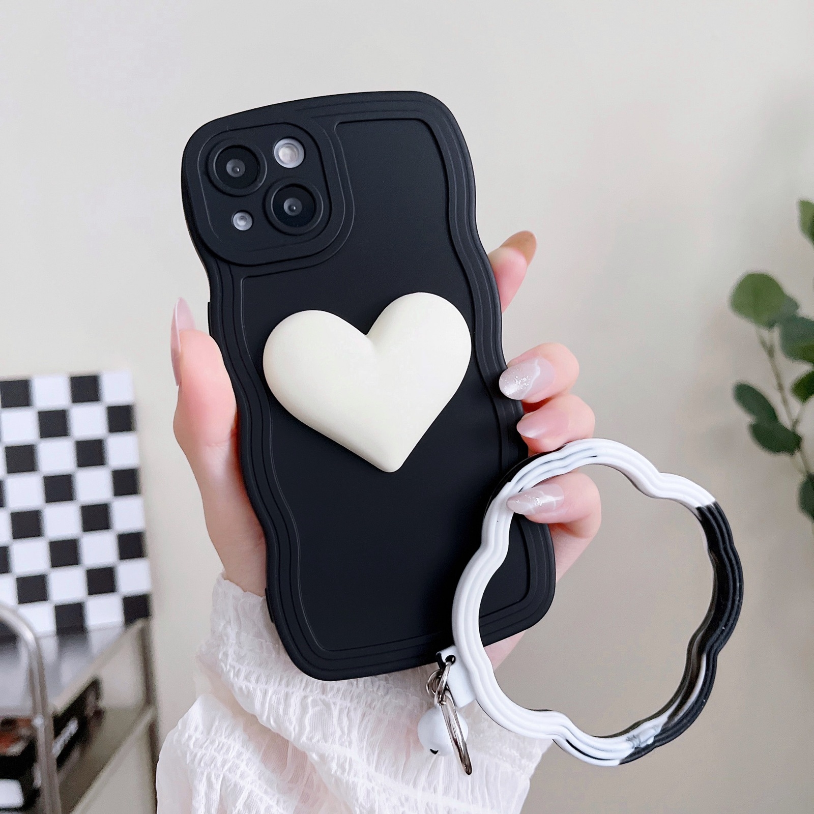 For iPhone 14 Wave Edge Heart Silicone Phone Case with Wristband(Black) For iPhone 14 Wave Edge Heart Silicone Phone Case with Wristband(Black)